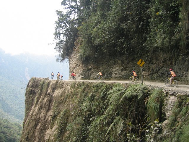 death road mountain biking la paz