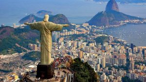Grote Christusbeeld in Rio met uitzicht over de baai